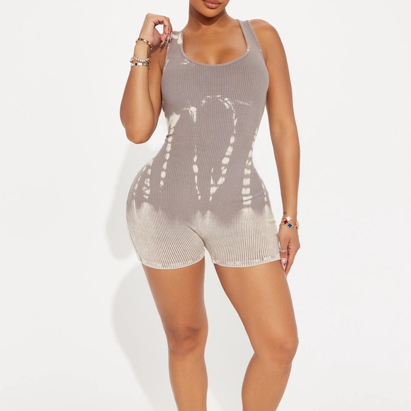 Romper - Picture 3 of 5